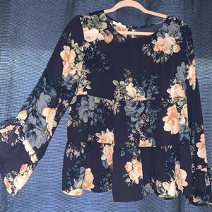 Maurice’s floral swing top size M